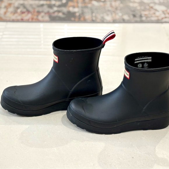 Hunter Classic Black Waterproof Boots - Picture 2 of 6